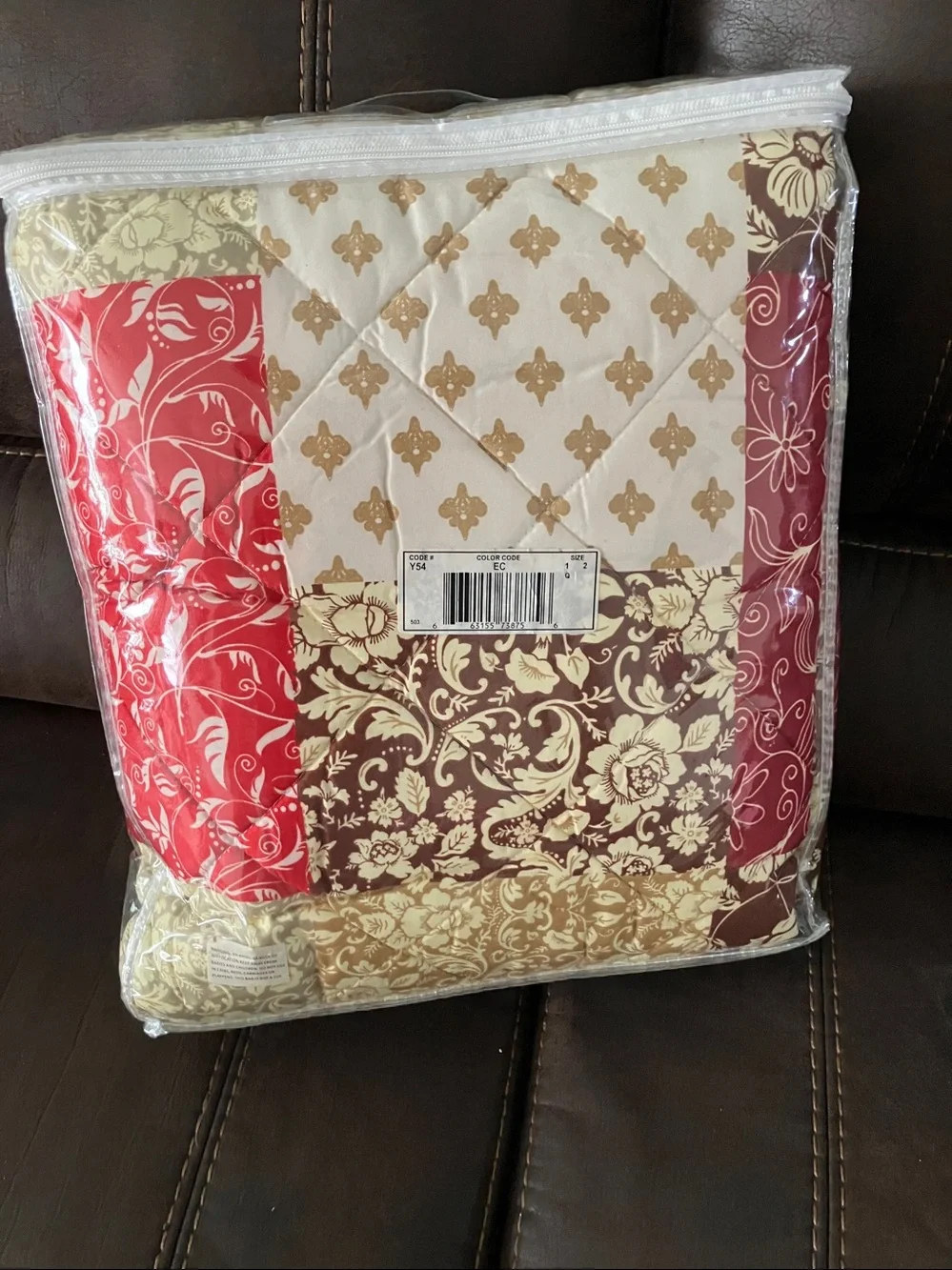 NEW GP GRAMERCY PARK Triple Ruffle Bed Spread Queen Size